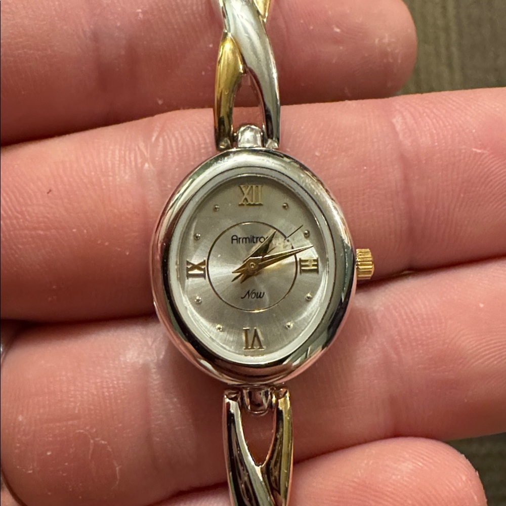 Vintage Women’s Amitron Now Watch